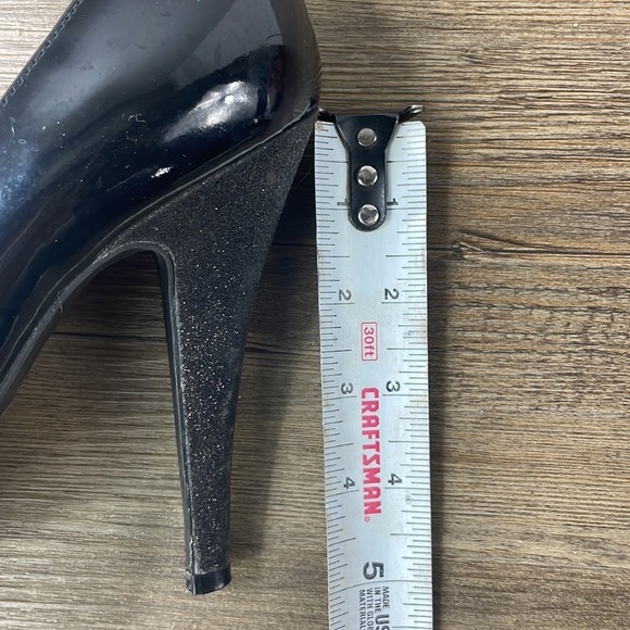 G by Guess Women’s Patent Leather and Sparkle Platform High Heels, size 8 - Picture 10 of 11